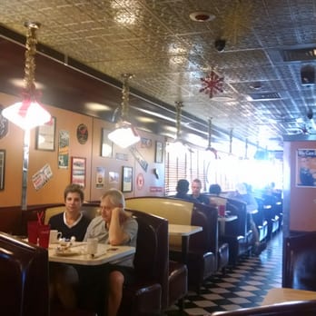 Moonlite Diner - Diners Near Me - Hollywood, Florida