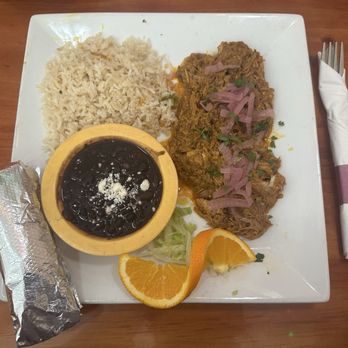 La Parrilla - Cochinita pibil - Mexican Near Me - Ventura, California La Parrilla - Cochinita pibil - Mexican Near Me - Ventura, California