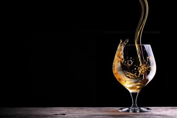 International Liquor & Wines Logo