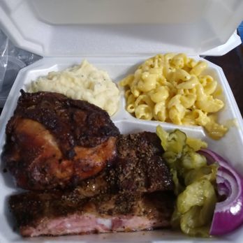 Rolling Smoked BBQ & Soul - meat and macaroni in a styrofoam container - Barbeque Near Me Rolling Smoked BBQ & Soul - meat and macaroni in a styrofoam container - Barbeque Near Me