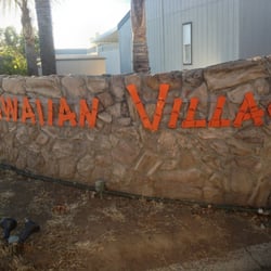 Hawaiian Village Mobile Homes - Entrance