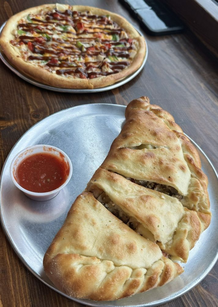 DunnEnzies Pizza Logo
