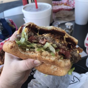 The Burger Inn - Bacon Cheeseburger - Burgers Near Me - Melbourne, Florida