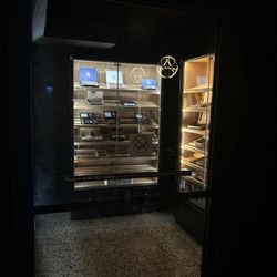 La Isla Cigar Lounge - Humidor