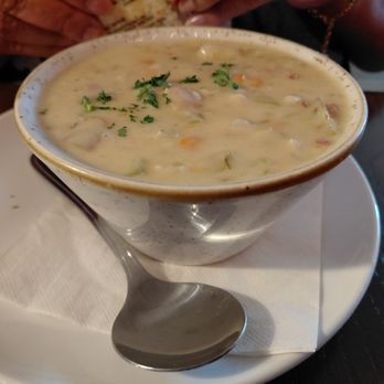 Matt's Fish Camp Lewes - New England Clam Chowder, needs more clams! - Seafood Near Me - Lewes, Delaware Matt's Fish Camp Lewes - New England Clam Chowder, needs more clams! - Seafood Near Me - Lewes, Delaware