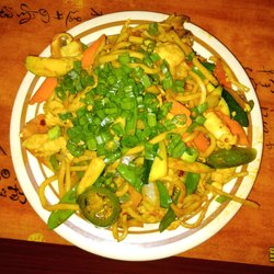 Kingdom Buffet - Grill stir fry chicken and vegetables.