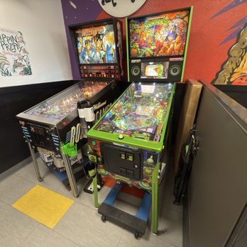 R Town Pizza - Pizza Near Me - Reno, Nevada R Town Pizza - Pizza Near Me - Reno, Nevada