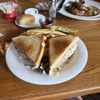 Biltmore Stable Cafe - Turkey and Brie sandwich - American Near Me - Asheville, North Carolina