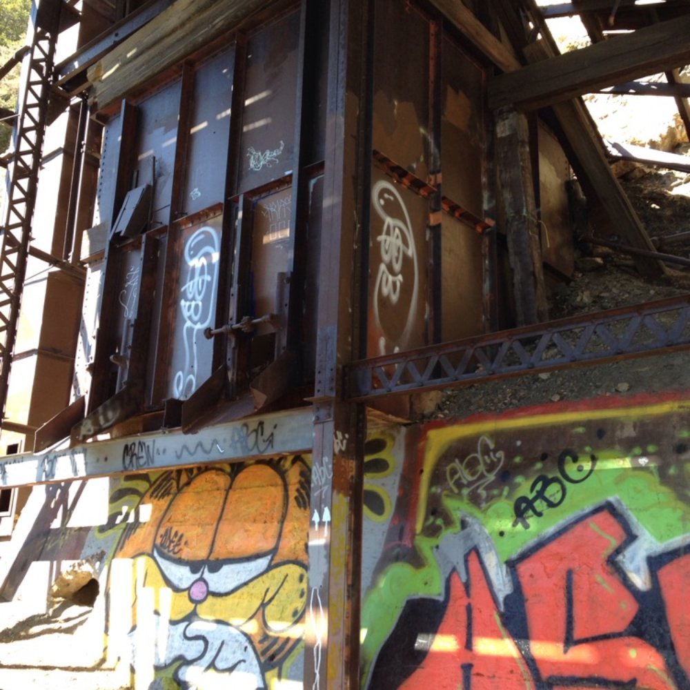 Big Horn Mine - Too much graffiti - Hiking Near Me Big Horn Mine - Too much graffiti - Hiking Near Me