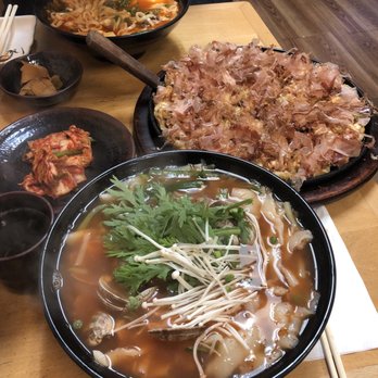Daesung Korean Noodle - Bulgogi soondooboo with kalguksu (top), seafood oko pajun (middle), Spicy clam soojaebi (bottom) - Korean Near Me - Flushing, New York