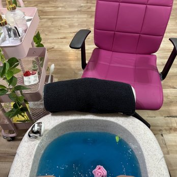 Jassie's Nail Lounge - Nail Salons Near Me - San Diego, California