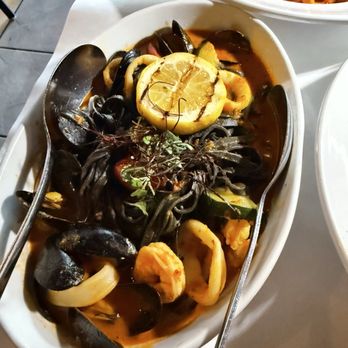 Mia Bella Restaurant - Frutti di Mare Piccanti - Mediterranean Near Me - Cleveland, Ohio Mia Bella Restaurant - Frutti di Mare Piccanti - Mediterranean Near Me - Cleveland, Ohio