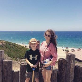 Redondo Beach - Great beach to visit. Bathrooms nearby for washing off sand, plenty of garbage cans, and life guards are on duty. - Beaches Near Me