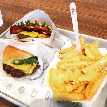 Shake Shack Mall of America - Burgers Near Me - Bloomington, Minnesota Shake Shack Mall of America - Burgers Near Me - Bloomington, Minnesota