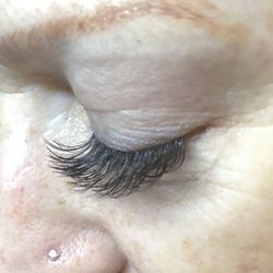 Eyebrow & Lash Art By Samira - Volume lashes