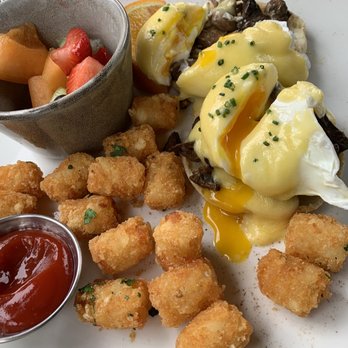 SOCO Kitchen + Bar - Thought Yelp would love the runny poached egg - Bars Near Me - Toronto, Ontario