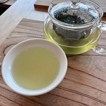 Cha To Gelato Zen - Azuma kabusecha. Shaded first flush tea w lightly sweet umami and pale green yellowish color. - Gelato Near Me - Honolulu, Hawaii