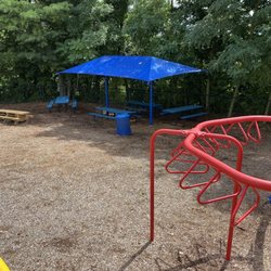 Lovettsville Community Center - Covered picnic area