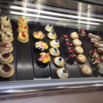 Daver - So many mousses - Bakeries Near Me - Ronda, Massachusetts