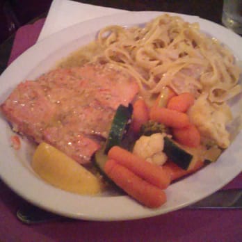 Lulu's Eating & Drinking Establishment - American Near Me - Redding, California