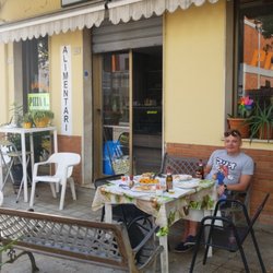 Pizza in Piazza - Front of the restaurant