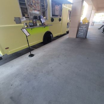 Top Shelf Burgers - Food Trucks Near Me - Carson, California Top Shelf Burgers - Food Trucks Near Me - Carson, California
