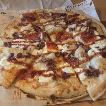 Blaze Pizza - High Rise Fast Cook(No Burned Bottom) w/ Chicken & Pepperoni & BBQ Sauce - Pizza Near Me - Miami, Florida