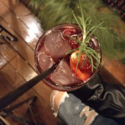 Villa Rocca - "Paso doble". Trago a base de malbec con frutos rojos y vino espumante rosado