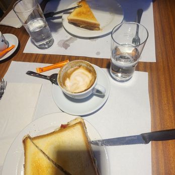 Ristorante Münger - Toast - Italian Near Me - Paradiso, TI Ristorante Münger - Toast - Italian Near Me - Paradiso, TI