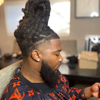 Nickthebarber - Super bowl champ Darrell Henderson Jr - Barbers Near Me - Thousand Oaks , California Nickthebarber - Super bowl champ Darrell Henderson Jr - Barbers Near Me - Thousand Oaks , California