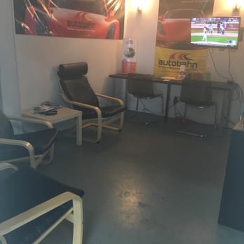 Ultimate Window Tinting - Comfortable waiting area with complimentary coffee - Home Window Tinting Near Me - Orlando, Florida