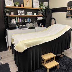 Waxx Kat - Salon