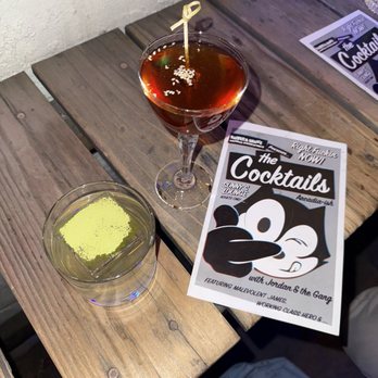 Sunny's Lounge - Cocktail Bars Near Me - Phoenix, Arizona