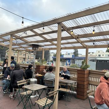 Tacos Oscar - Seating area out front - Tacos Near Me - Oakland, California Tacos Oscar - Seating area out front - Tacos Near Me - Oakland, California