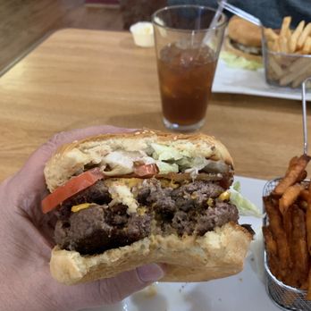 Mathews Grill and Deli - Bacon Double Cheeseburger - Pizza Near Me - Mathews Va, Virginia