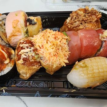 Umi Sushi - Sushi Bars Near Me - Chicago, Illinois