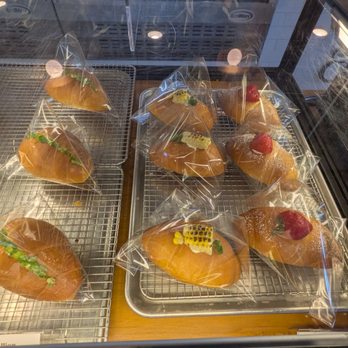 Gateau MJ Dessert Shop - Bakeries Near Me - Fairfax, Virginia