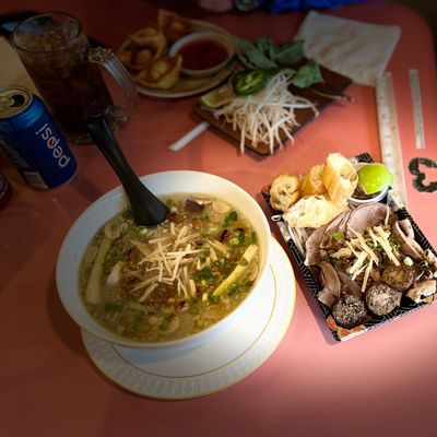 Pho Xin Chao by null