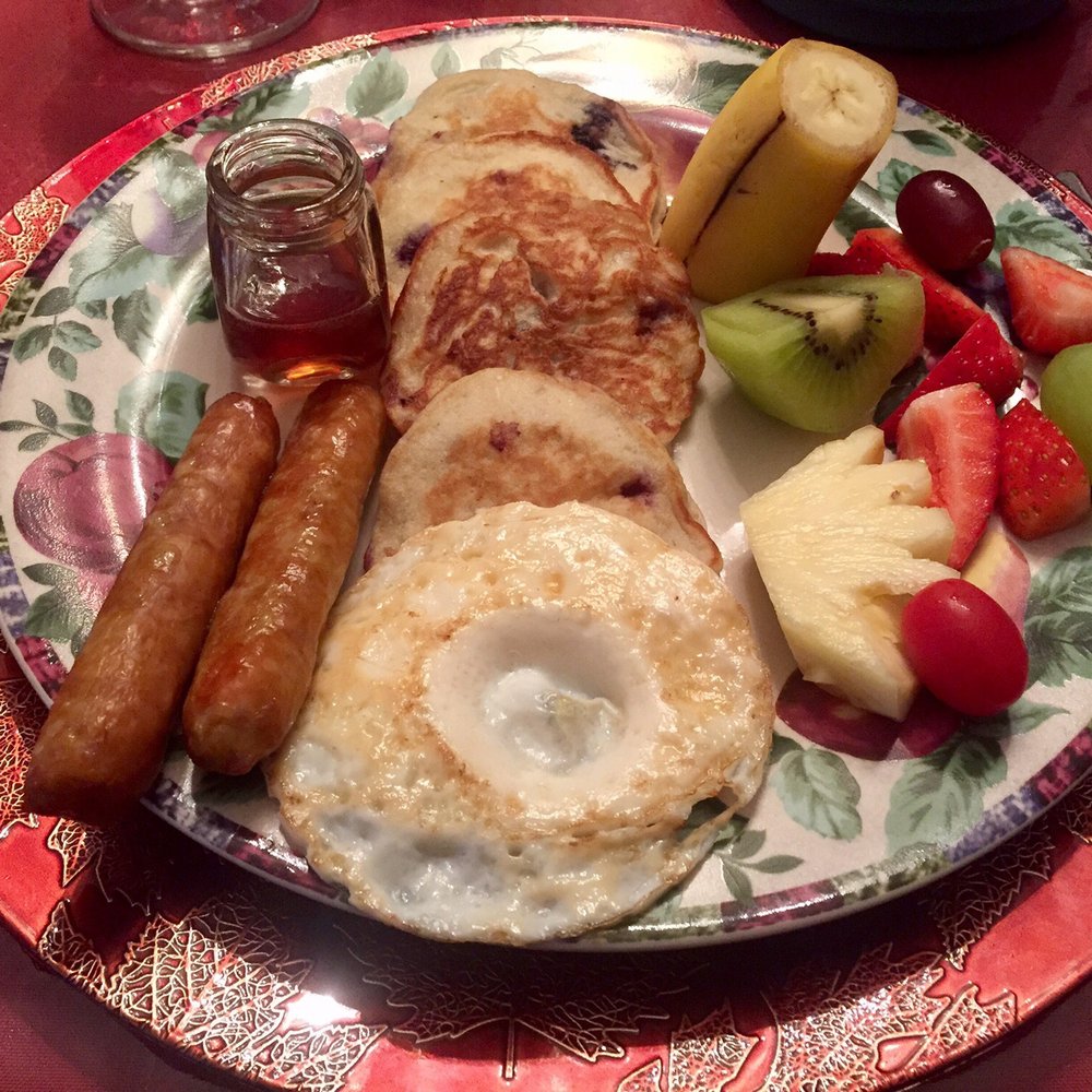 Blue Gables Bed & Breakfast - My breakfast on the 3rd day - Bed & Breakfast Near Me - Niagara Falls, Ontario