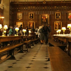 Wadham College Moser Theatre - Speisesaal - die Zauberlehrlinge mit ihren Flugbesen hatten frei