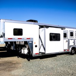 D2 Trailer Sales and Service - Exiss 8310 Glide 3 Horse LQ Trailer