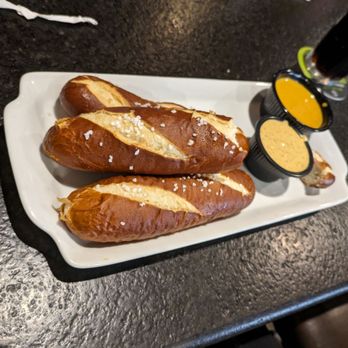 BRU Burger Bar - Cincinnati - Pretzels and a Diet Pepsi - Burgers Near Me - Cincinnati, Ohio BRU Burger Bar - Cincinnati - Pretzels and a Diet Pepsi - Burgers Near Me - Cincinnati, Ohio