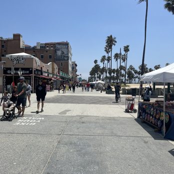 Venice Beach Boardwalk - Beaches Near Me - Venice, California