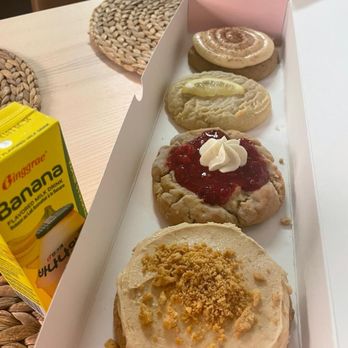 Crumbl - Redlands - Bakeries Near Me - Redlands, California