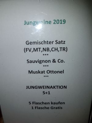 Menu photo 6 Weinbau Wöhrer Berndorf, 3