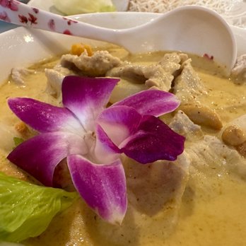 Lemongrass Thai Restaurant - Yellow Curry - Thai Near Me - San Antonio, Texas