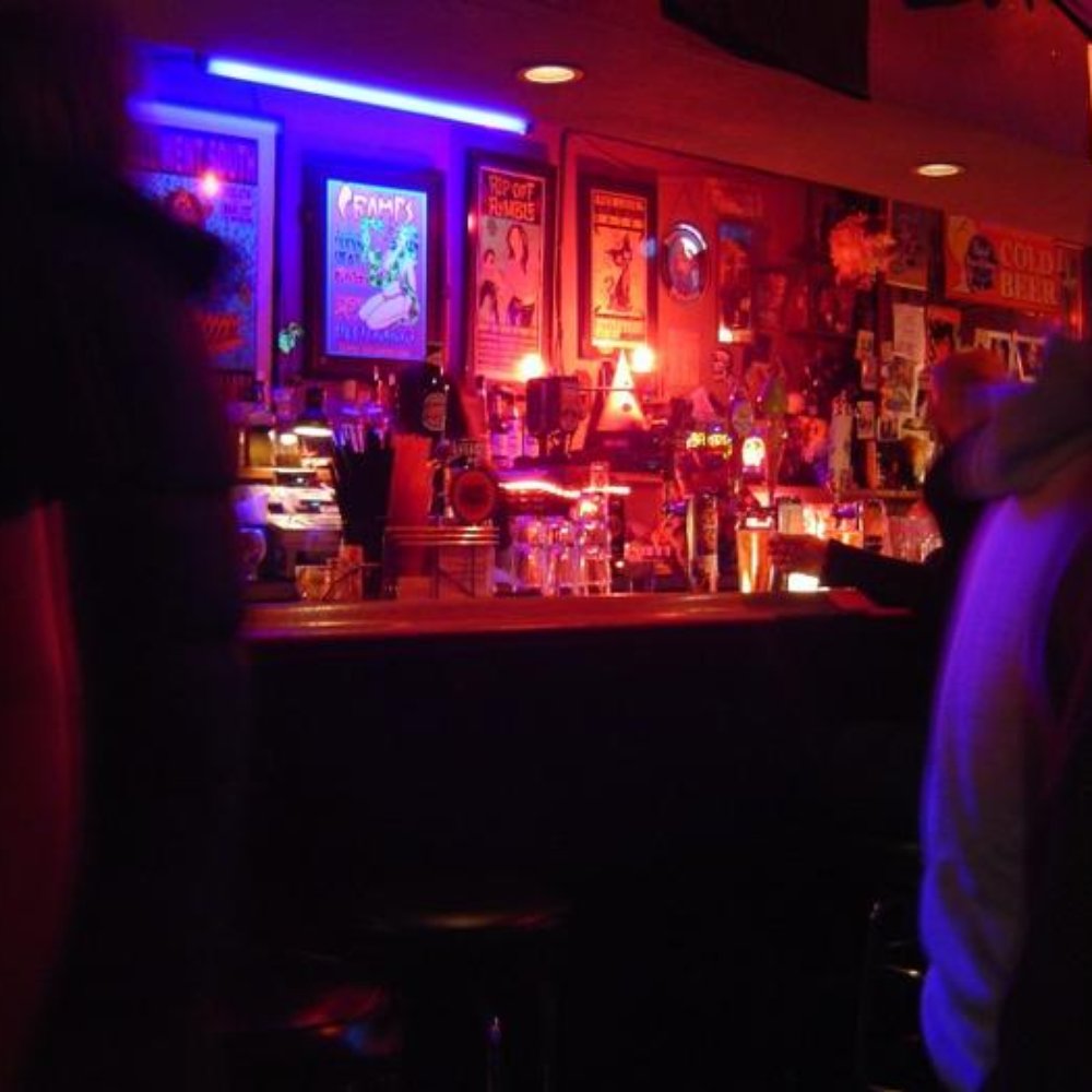LUCKY 13 - CLOSED - Updated May 2025 - 173 Photos & 667 Reviews - 2140  Market St, San Francisco, California - Dive Bars - Phone Number - Yelp