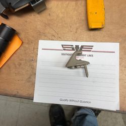 Hearns Salvage & Wrecker Service - Sun visor retaining clip, 2009 Kia Spectra.