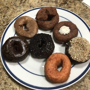 Tastease - From top R: Red Velvet, RV w vanilla cream, Choc w/ caramel, Cherry, Choc w/ choc frosting & oreos, Choc w/ choc, & Vanilla w/ vanilla & cin - Donuts Near Me - Hartford, Connecticut Tastease - From top R: Red Velvet, RV w vanilla cream, Choc w/ caramel, Cherry, Choc w/ choc frosting & oreos, Choc w/ choc, & Vanilla w/ vanilla & cin - Donuts Near Me - Hartford, Connecticut