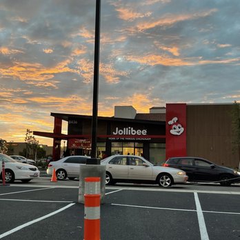 Jollibee - Wow, look at those clouds! - Fast Food Near Me - San Diego, California Jollibee - Wow, look at those clouds! - Fast Food Near Me - San Diego, California